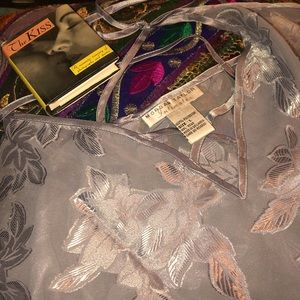 PRETTY SILVER-GREY NIGHTIE-MORGAN TAYLOR SZ-L